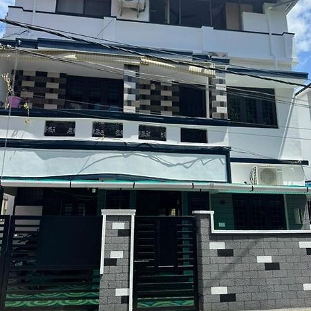Cozy Haven Apartment Kochi Exterior foto